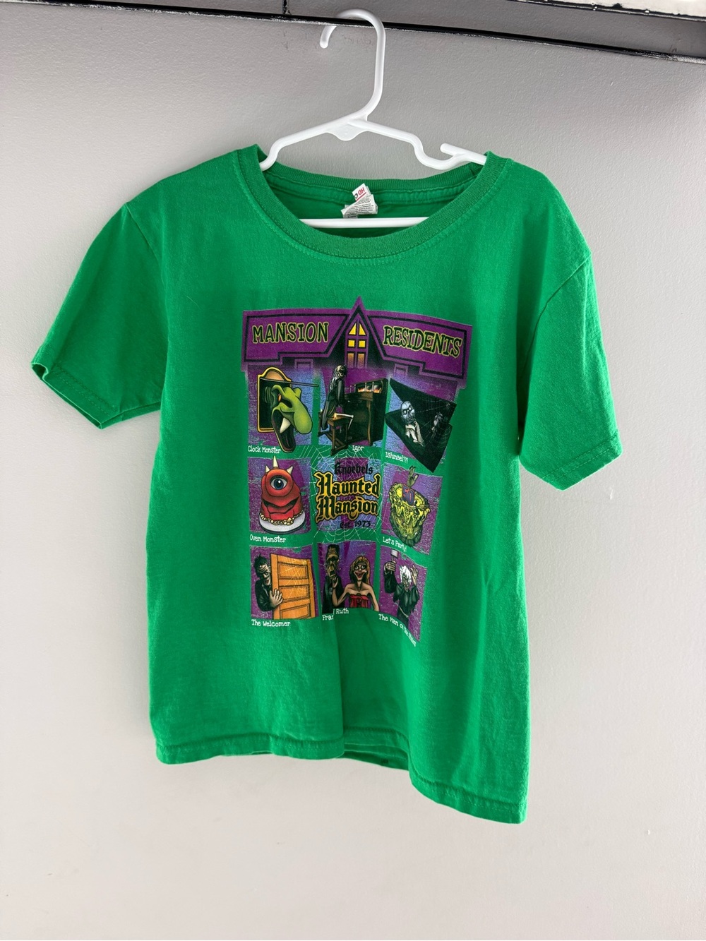 Fruit of the Loom Green Haunted Mansion Graphic Tee